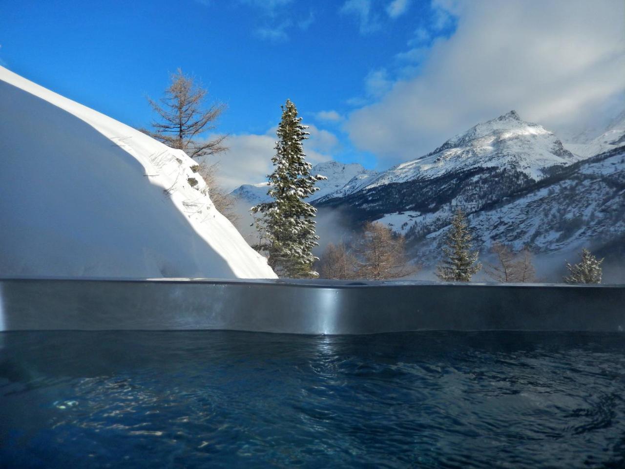 Stirling Luxury Chalet